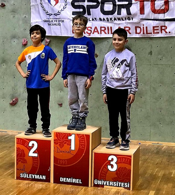 Spor Tırmanışta küçüklerimiz Türkiye Şampiyona'sına Finallerine gitmeye hak kazandı..