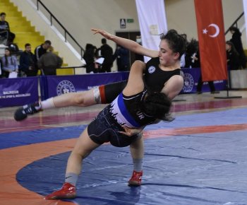 Yasemin Adar Kadınlar Türkiye Güreş Şampiyonası sona erdi