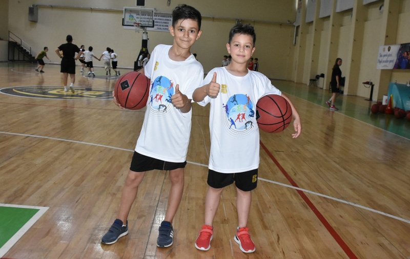 Balıkesir Büyükşehir Belediyespor Yaz Spor Okulları açıldı..