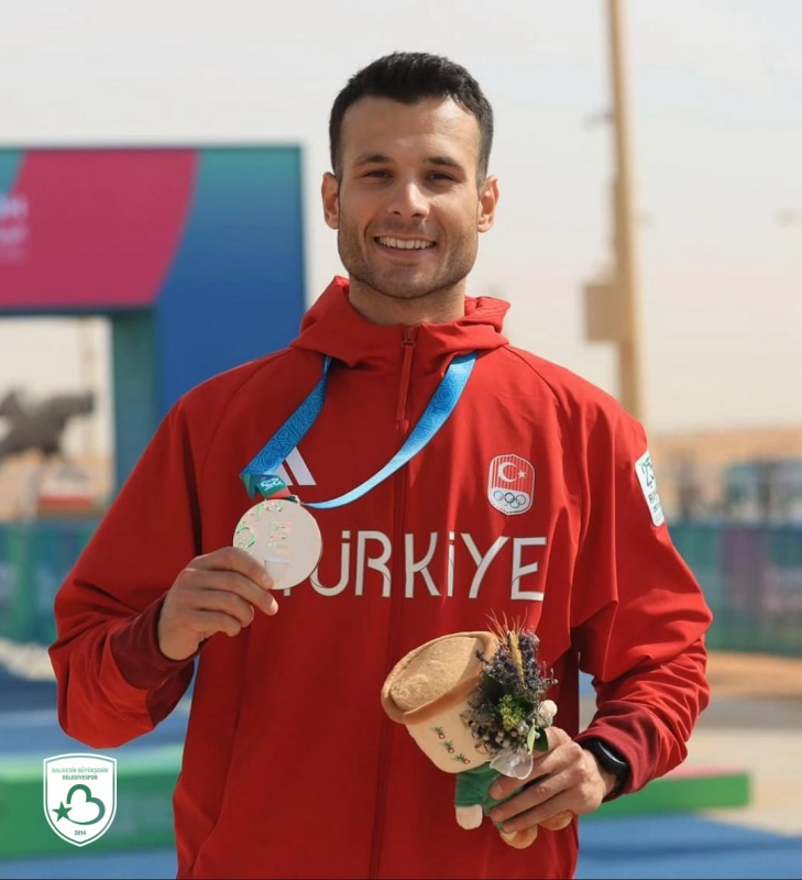 Gururumuz ENES KIZILCIK !